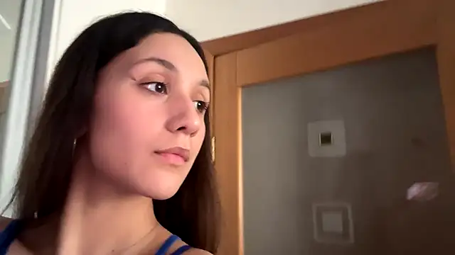 Snapshot of SelinaNoir chatting on 02-21-26, 08:37 SelinaNoir online show from 02-21-26, 08:37