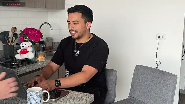 Snapshot of Sofii_n_Diego chatting on 02-10-26, 08:24 Sofii n Diego online show from 02-10-26, 08:24