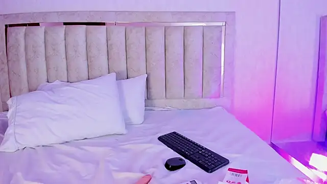 Snapshot of SeleneSantana chatting on 02-27-26, 09:48 SeleneSantana online show from 02-27-26, 09:48