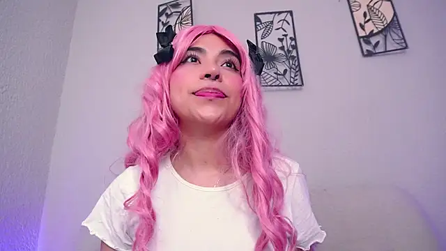 Snapshot of loveegirll1 chatting on 03-01-26, 03:19 loveegirll1 online show from 03-01-26, 03:19