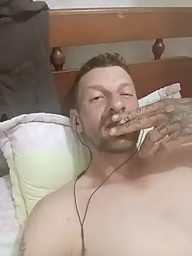 Snapshot of Centur12 chatting on 02-25-26, 03:05 Centur12 online show from 02-25-26, 03:05