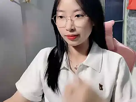 Snapshot of Linne6789 chatting on 02-28-26, 03:35 Linne6789 online show from 02-28-26, 03:35