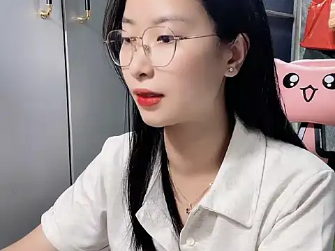 Snapshot of Linne6789 chatting on 03-02-26, 05:08 Linne6789 online show from 03-02-26, 05:08