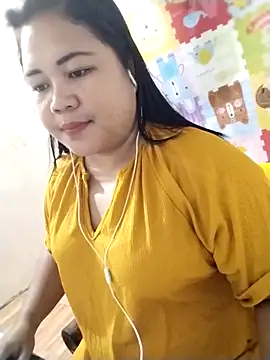 Snapshot of biggbooty15 chatting on 02-10-26, 01:43 biggbooty15 online show from 02-10-26, 01:43