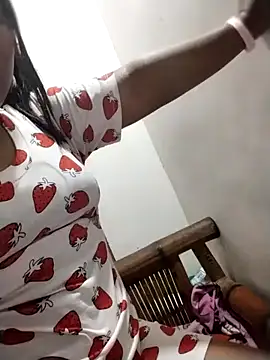 Snapshot of biggbooty15 chatting on 02-25-26, 11:31 biggbooty15 online show from 02-25-26, 11:31