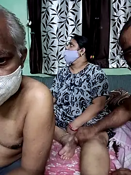 HoneyHush online show from 03-29-26, 05:24