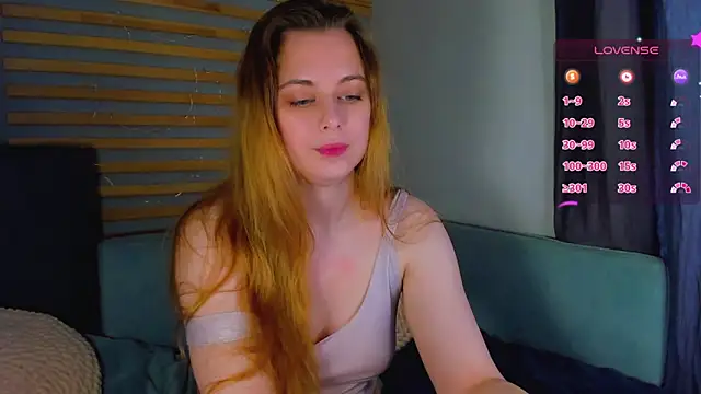 Alice Wanderr online show from 04-10-26, 03:56