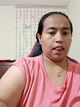 Snapshot of BustySexy_Nataly chatting on 05-14-26, 05:36 BustySexy Nataly online show from 05-14-26, 05:36