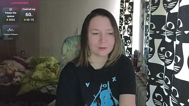 Snapshot of Ozalin_ chatting on 02-18-26, 07:59 Ozalin online show from 02-18-26, 07:59