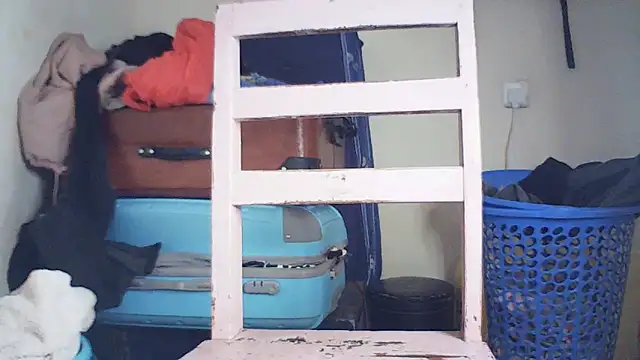 Snapshot of DontTellYourWife chatting on 03-03-26, 04:18 DontTellYourWife online show from 03-03-26, 04:18