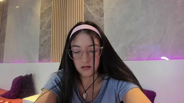 HannaWen  online show from 03-12-26, 12:55