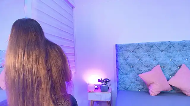 Snapshot of Samanta-Rose chatting on 02-14-26, 03:25 Samanta-Rose online show from 02-14-26, 03:25