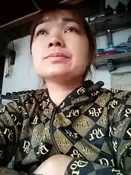 Snapshot of cute-hiphop chatting on 05-17-26, 11:45 cute-hiphop online show from 05-17-26, 11:45
