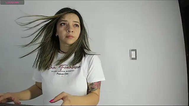 Snapshot of Ana-Spencer chatting on 02-19-26, 11:06 Ana-Spencer online show from 02-19-26, 11:06