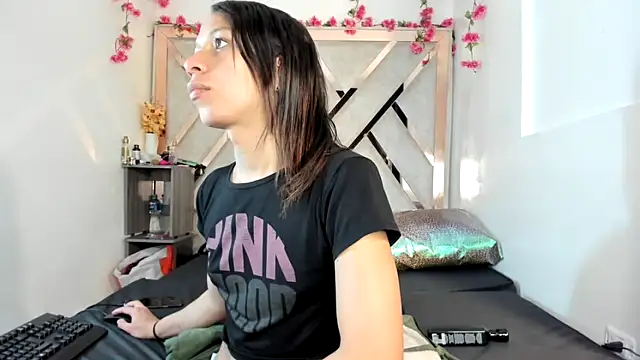 Snapshot of Geminis___ chatting on 03-01-26, 03:52 Geminis online show from 03-01-26, 03:52