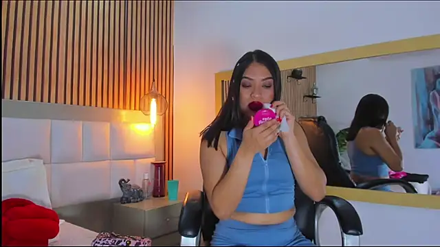 Snapshot of Georgia_Vega chatting on 02-20-26, 07:25 Georgia Vega online show from 02-20-26, 07:25