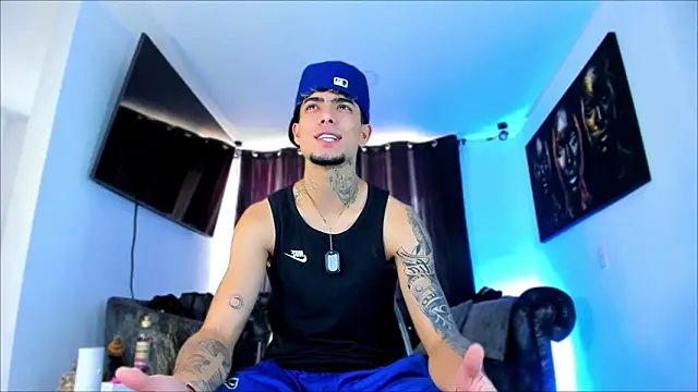 Snapshot of miguel_aguirre_ chatting on 02-05-26, 01:16 miguel aguirre online show from 02-05-26, 01:16