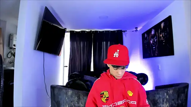 Snapshot of miguel_aguirre_ chatting on 02-25-26, 12:26 miguel aguirre online show from 02-25-26, 12:26