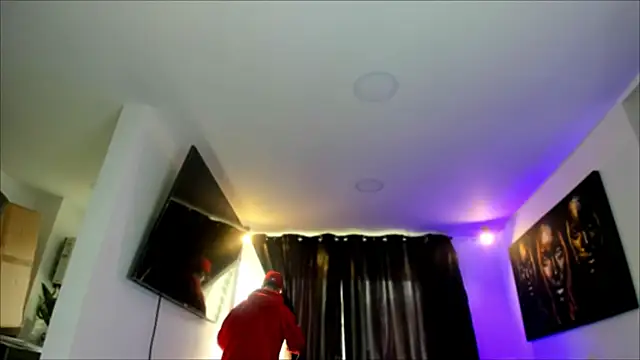 Snapshot of miguel_aguirre_ chatting on 02-26-26, 12:15 miguel aguirre online show from 02-26-26, 12:15