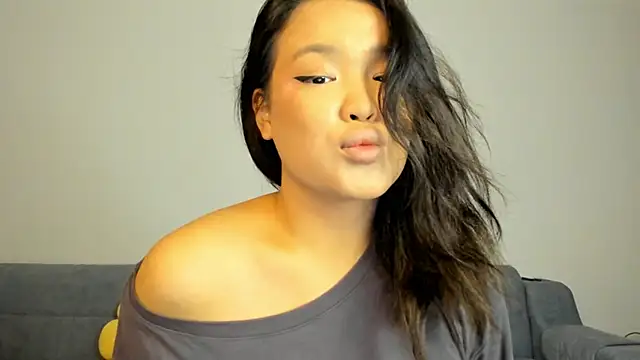 Snapshot of luna_yum chatting on 02-10-26, 07:29 luna yum online show from 02-10-26, 07:29