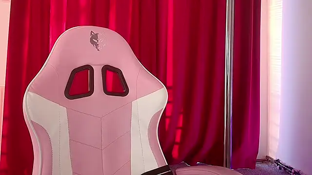 Snapshot of LunaAllure chatting on 02-27-26, 03:12 LunaAllure online show from 02-27-26, 03:12