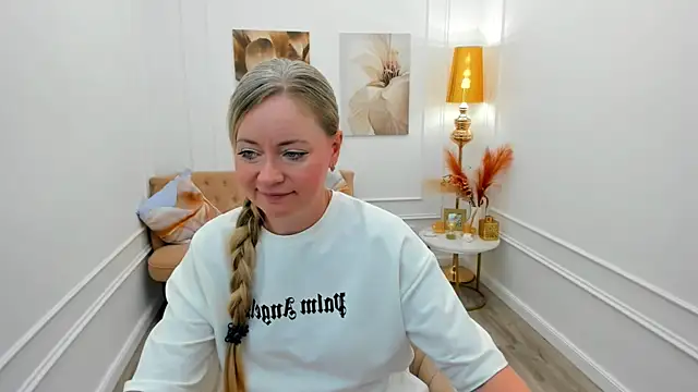 Snapshot of CharlotteKerti chatting on 06-19-26, 12:31 CharlotteKerti online show from 06-19-26, 12:31