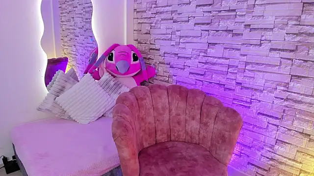 Elarossie online show from 03-08-26, 07:39