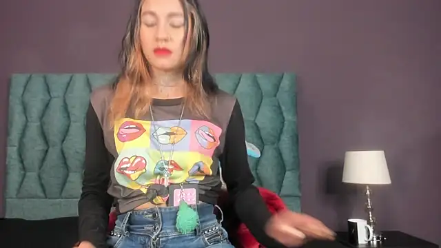 Lia tomson online show from 02-23-26, 07:00