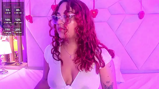 Snapshot of BriannaLux chatting on 02-20-26, 08:31 BriannaLux online show from 02-20-26, 08:31