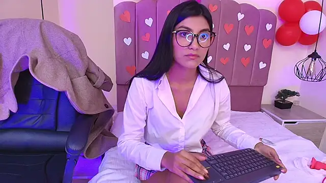 Snapshot of Ateneaaa_ chatting on 02-13-26, 07:32 Ateneaaa online show from 02-13-26, 07:32