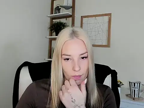 VelvetAngela online show from 02-06-26, 07:02