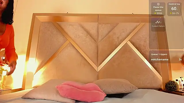 Snapshot of LaraandAxel chatting on 02-25-26, 07:56 LaraandAxel online show from 02-25-26, 07:56