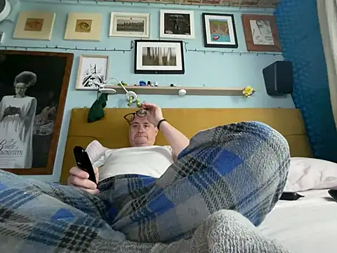 Snapshot of dribbleandthrob chatting on 02-09-26, 12:09 dribbleandthrob online show from 02-09-26, 12:09