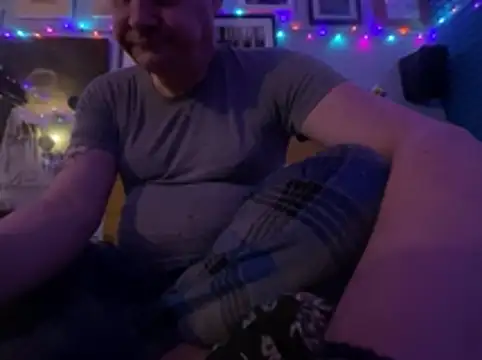 Snapshot of dribbleandthrob chatting on 02-18-26, 04:30 dribbleandthrob online show from 02-18-26, 04:30