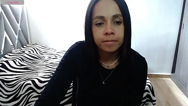 Snapshot of paula_lopez__ chatting on 02-20-26, 02:06 paula lopez online show from 02-20-26, 02:06