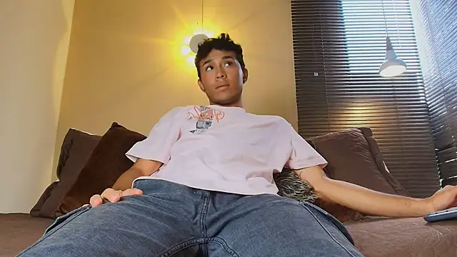 Snapshot of Damon_Salvarote_S chatting on 02-13-26, 07:54 Damon Salvarote S online show from 02-13-26, 07:54