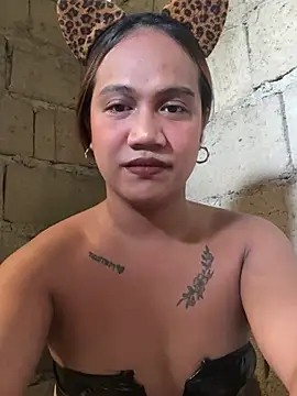 Snapshot of Queen-barbie chatting on 02-16-26, 03:13 Queen-barbie online show from 02-16-26, 03:13