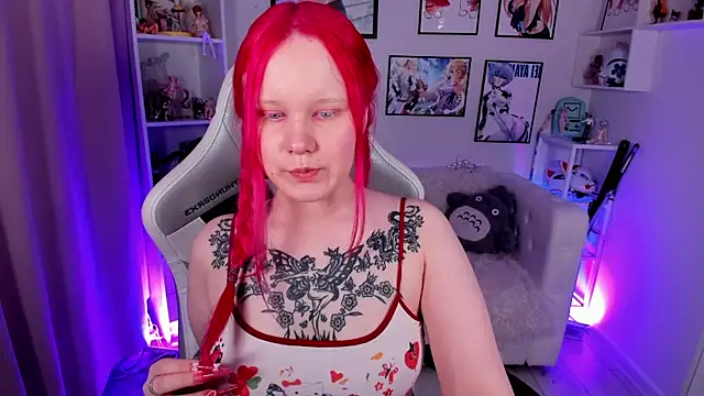 Snapshot of AnnieVibe chatting on 05-04-26, 05:31 AnnieVibe online show from 05-04-26, 05:31