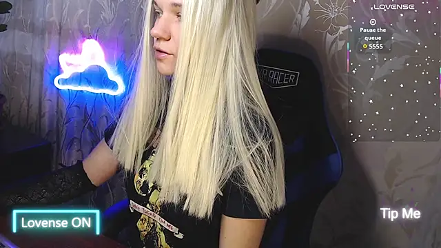 Shiny Victoria online show from 03-27-26, 09:10