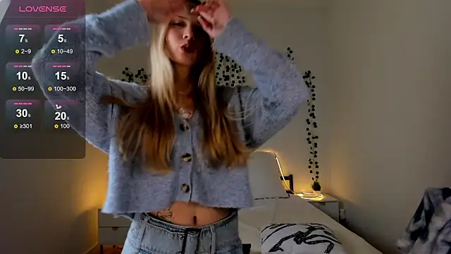 Snapshot of EllyMartinez chatting on 02-12-26, 05:41 EllyMartinez online show from 02-12-26, 05:41