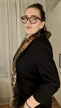 Snapshot of Bella_Velour chatting on 02-17-26, 06:21 Bella Velour online show from 02-17-26, 06:21