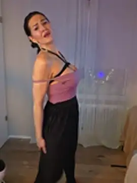 Snapshot of Bella_Velour chatting on 03-02-26, 07:15 Bella Velour online show from 03-02-26, 07:15