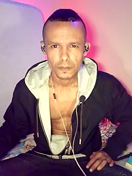Snapshot of DeivisDeejay chatting on 04-04-26, 10:24 DeivisDeejay online show from 04-04-26, 10:24