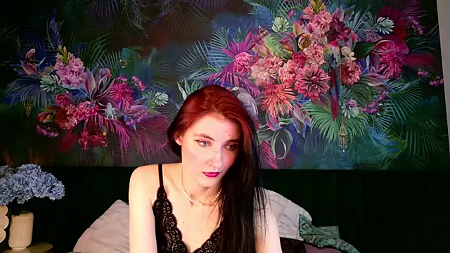 Snapshot of NicoleLuxe chatting on 05-22-26, 07:08 NicoleLuxe online show from 05-22-26, 07:08