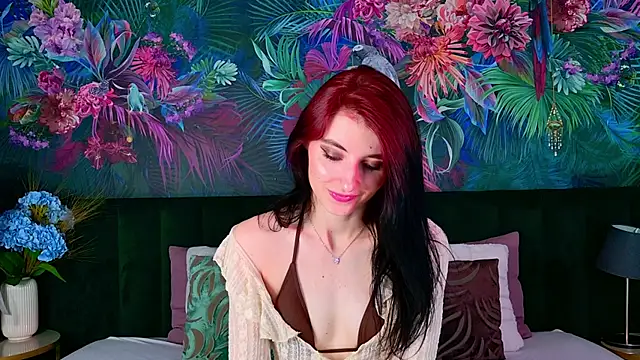 NicoleLuxe online show from 07-10-26, 05:37