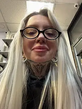 Snapshot of Chiibi chatting on 02-26-26, 08:24 Chiibi online show from 02-26-26, 08:24