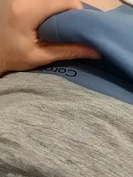 bansjjsjxb online show from 04-19-26, 07:40