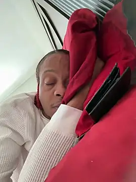 Snapshot of Suavea757 chatting on 02-01-26, 07:01 Suavea757 online show from 02-01-26, 07:01