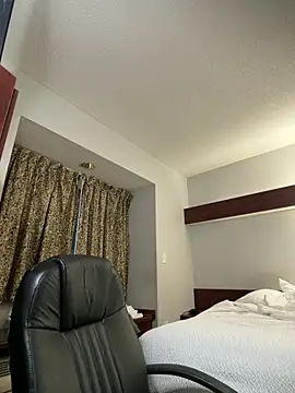 Snapshot of Suavea757 chatting on 03-16-26, 04:18 Suavea757 online show from 03-16-26, 04:18