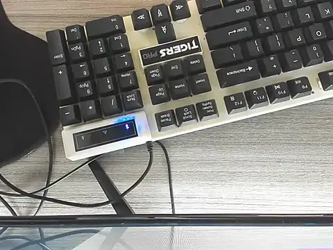 Snapshot of Maggiebitchx chatting on 02-23-26, 08:39 Maggiebitchx online show from 02-23-26, 08:39